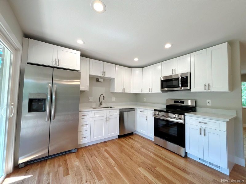 648 S Nome St, Aurora, CO 80012