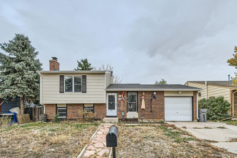 802 Centennial Way, Bennett, CO 80102