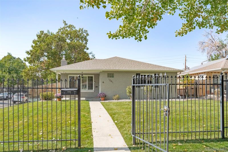 1201 Cherry St, Denver, CO 80220