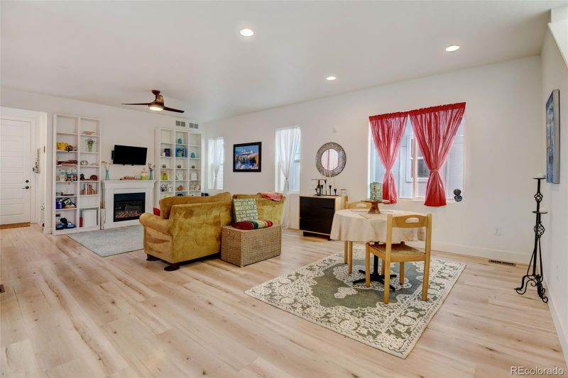 8984 Eagle River St, Littleton, CO 80125