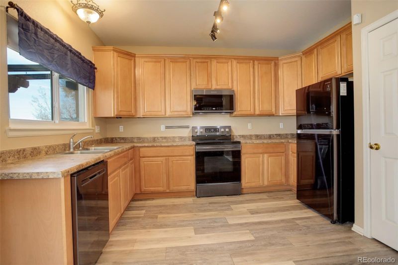 1122 S Fultondale Cir, Aurora, CO 80018