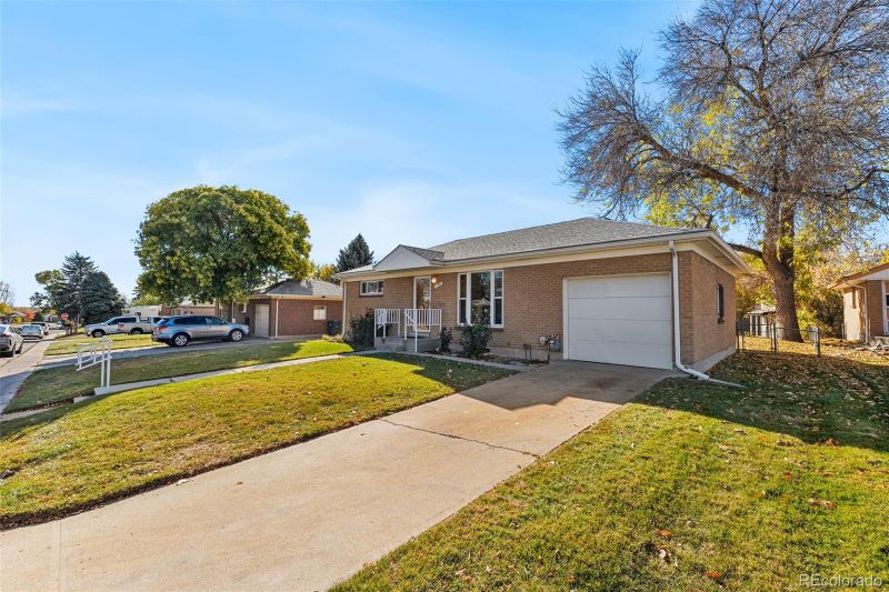 190 Northglenn Dr, Northglenn, CO 80233
