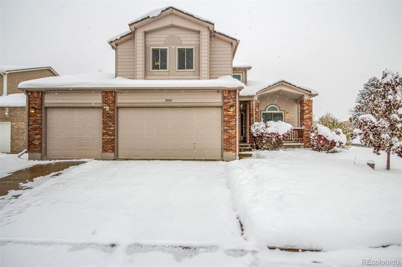2950 S Tower Way, Aurora, CO 80013