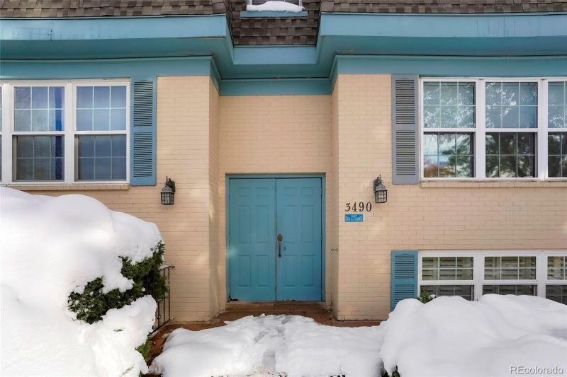3490 S Akron St #4, Denver, CO 80231