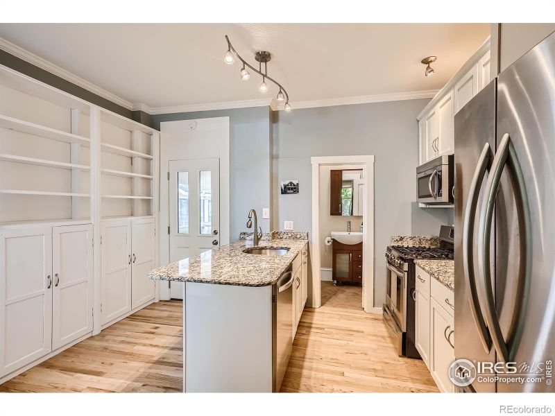 1714 Pine St, Boulder, CO 80302