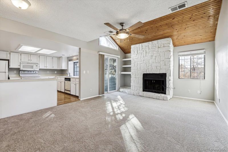 12602 E Warren Dr #D, Aurora, CO 80014