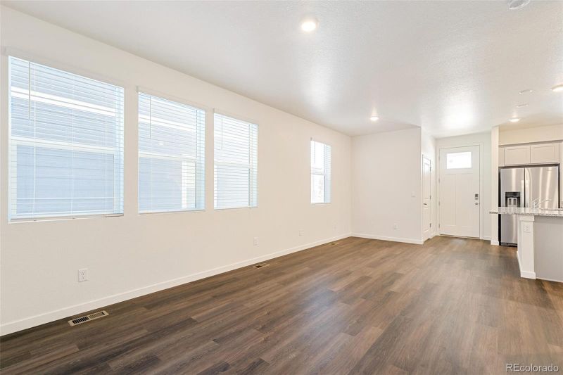 9867 Biscay St, Commerce City, CO 80022