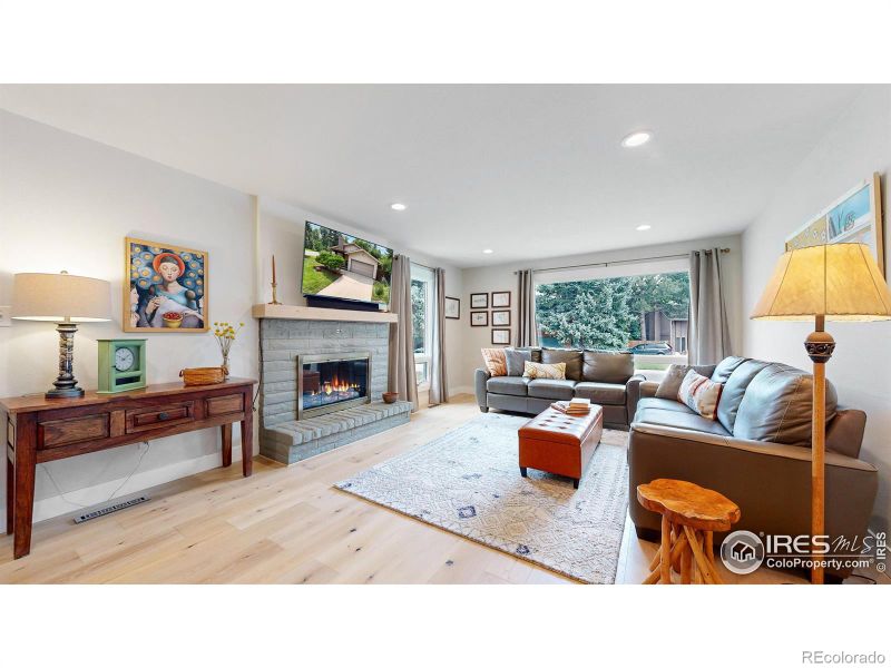 1612 Lakeshore Dr, Fort Collins, CO 80525