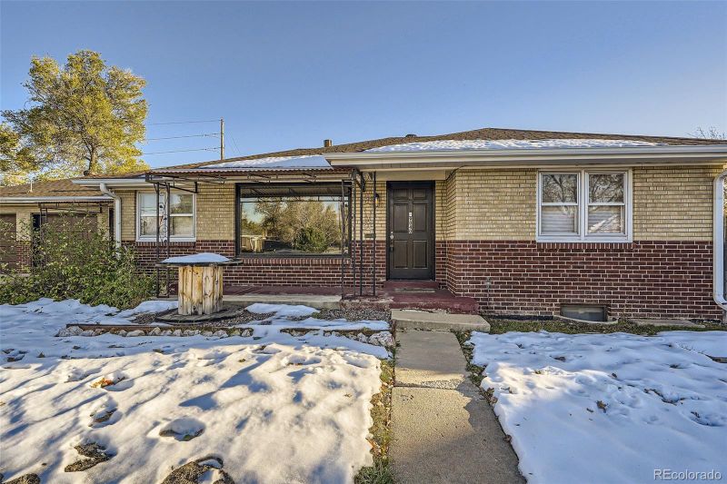 9040 Gyda Dr, Arvada, CO 80002