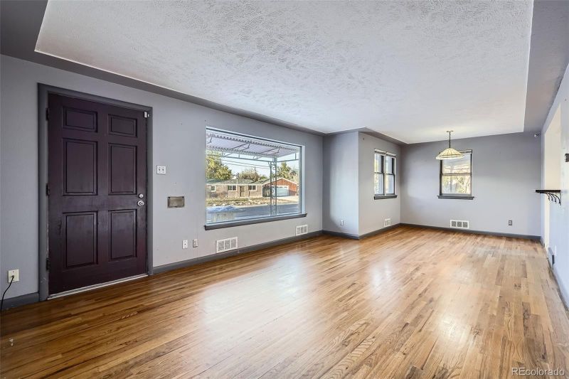 9040 Gyda Dr, Arvada, CO 80002