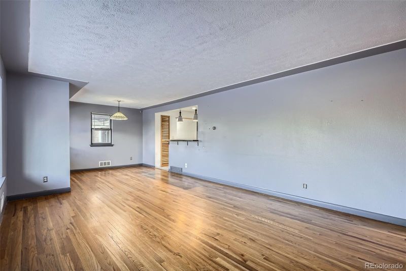 9040 Gyda Dr, Arvada, CO 80002