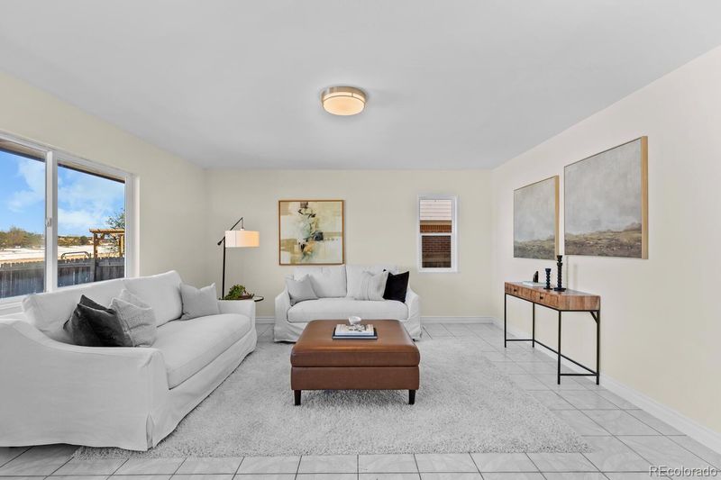 2524 S Rifle St, Aurora, CO 80013