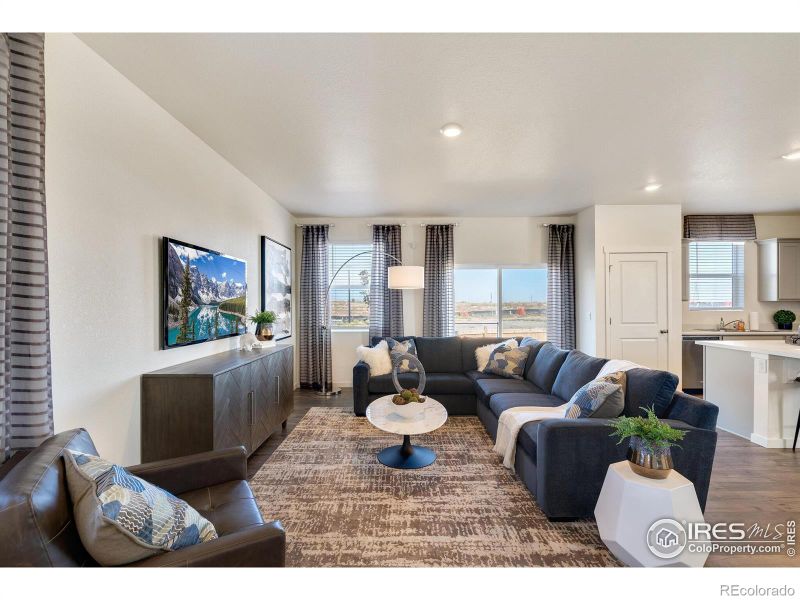 1916 Pinnacle Ave, Lochbuie, CO 80603