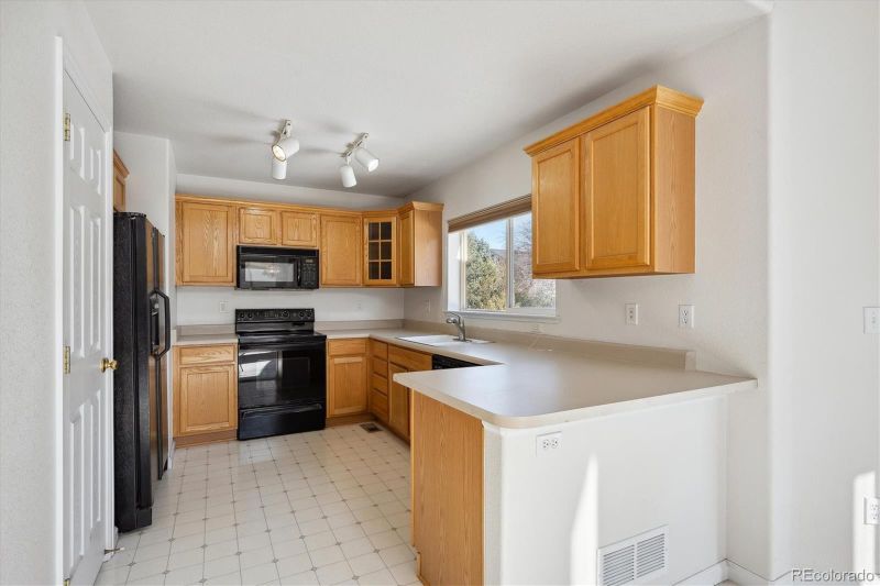 10252 Sagecrest St, Highlands Ranch, CO 80126