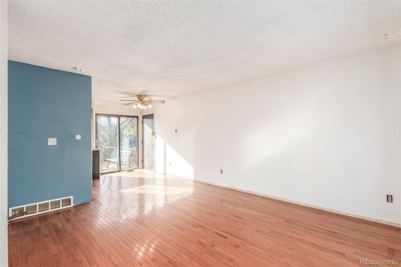 8822 W Stanford Ave, Littleton, CO 80123