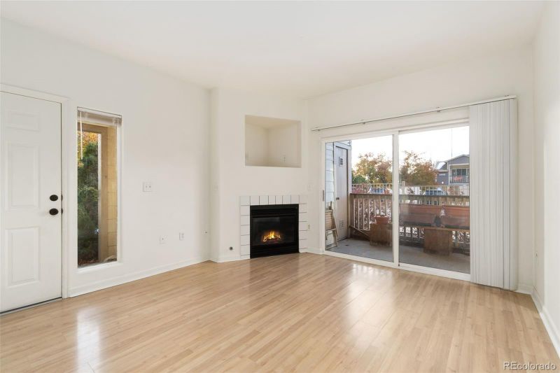 5425 S Dover St #102, Littleton, CO 80123
