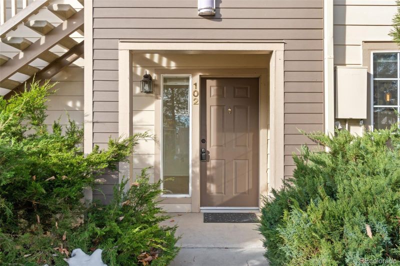 5425 S Dover St #102, Littleton, CO 80123