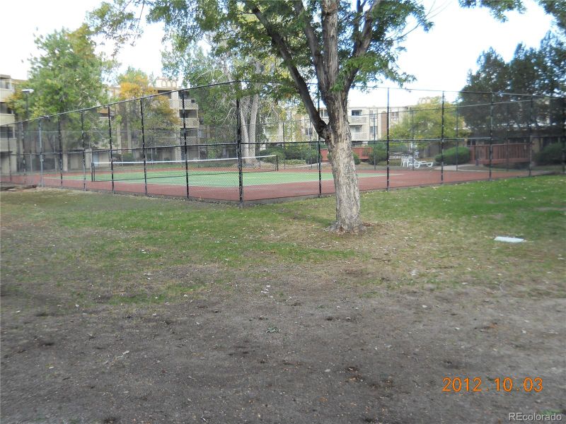 1300 S Parker Rd #201, Denver, CO 80231
