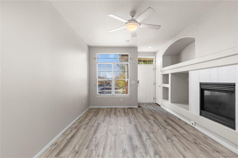 1421 S Dayton Ct, Aurora, CO 80247