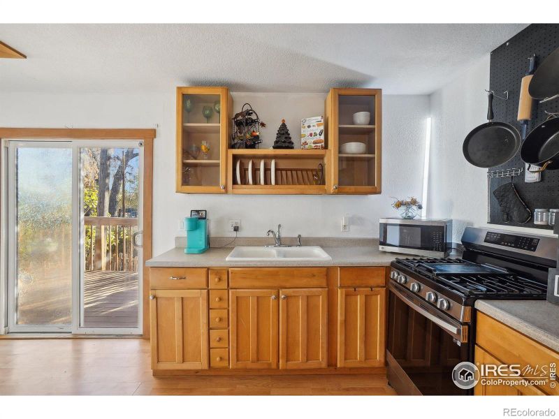 538 W 1st St, Loveland, CO 80537