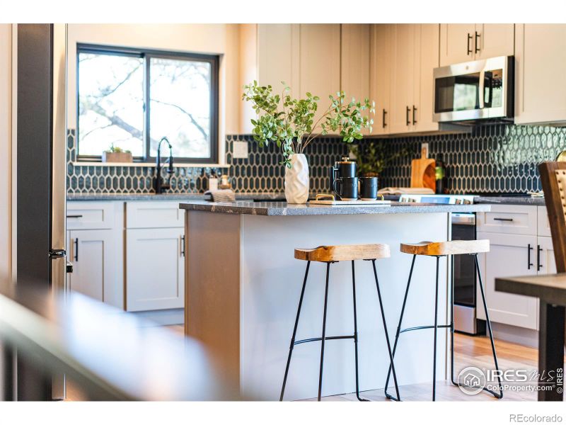 54 Choctaw Rd, Lyons, CO 80540