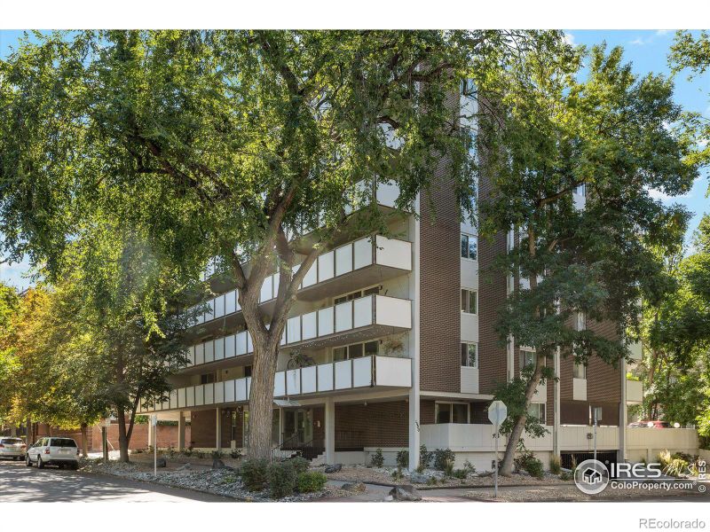 1090 N Lafayette St #203, Denver, CO 80218