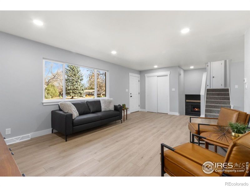 1605 Lakeridge Ct, Fort Collins, CO 80521