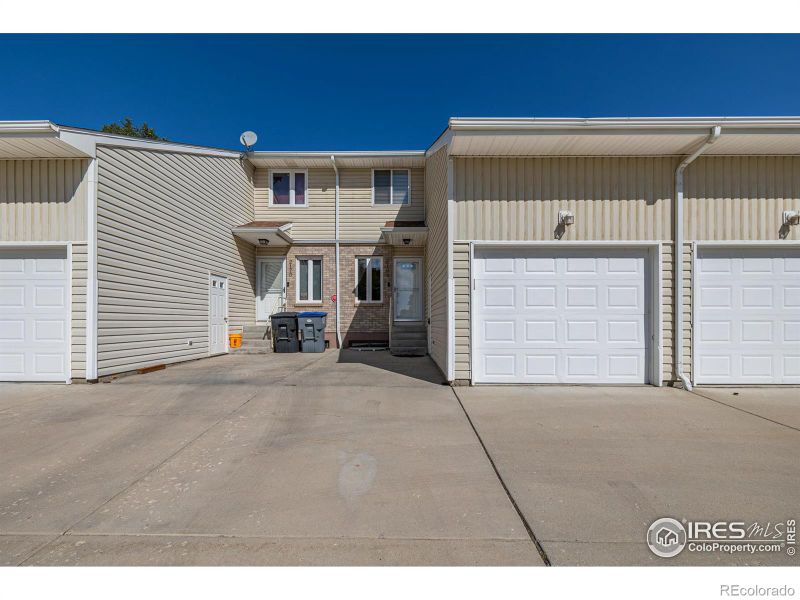 2168 Meadow Ct, Longmont, CO 80501