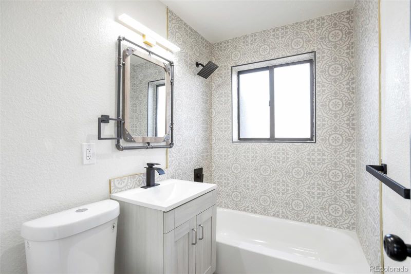 1514 S Chase Ct, Lakewood, CO 80232