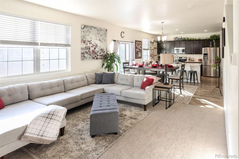 6456 N Espana Ct, Aurora, CO 80019