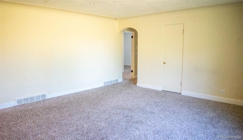 3667 N Monaco St, Denver, CO 80207