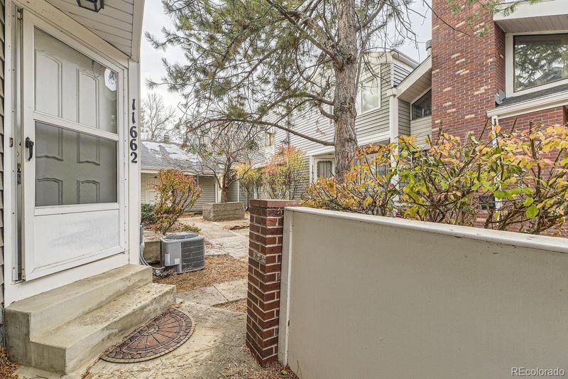 11662 E Bayaud Dr, Aurora, CO 80012