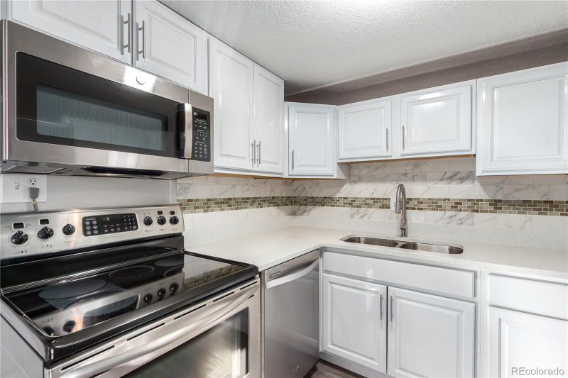 1050 S Raleigh St, Denver, CO 80219