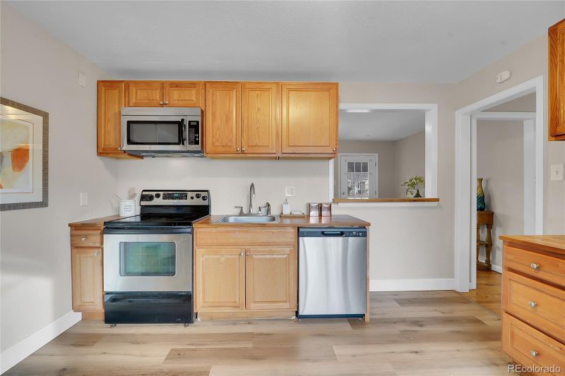 1929 Jamaica St, Aurora, CO 80010