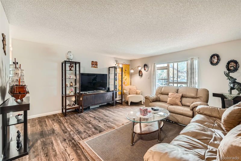 3184 S Heather Gardens Way #111, Aurora, CO 80014