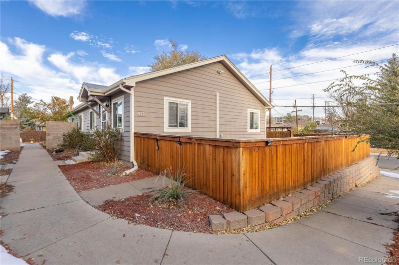 997 Osceola St, Denver, CO 80204