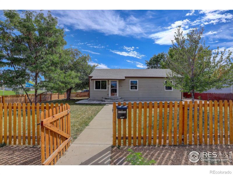 1980 Ruth Dr, Thornton, CO 80229