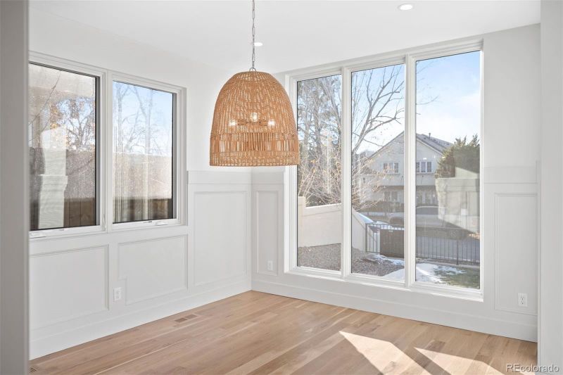 552 Monroe St, Denver, CO 80206