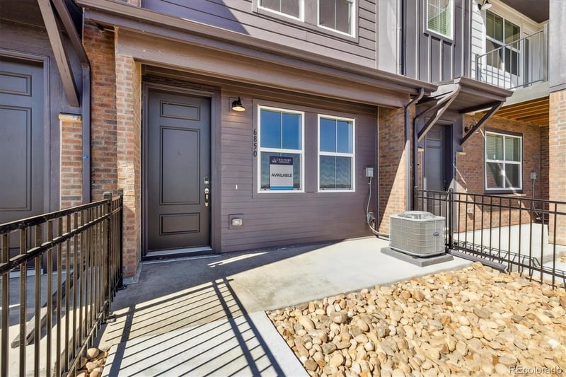 6850 Merseyside Ln, Castle Pines, CO 80108