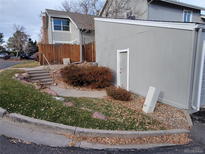 7031 S Knolls Way, Centennial, CO 80122