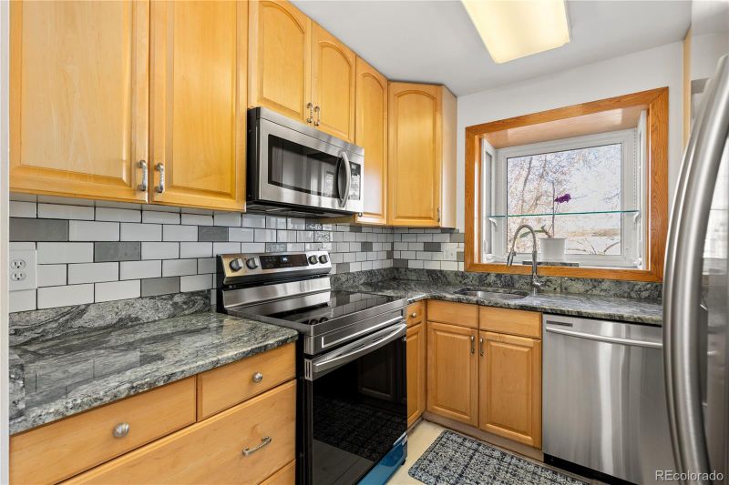 1772 Biscay St, Aurora, CO 80011