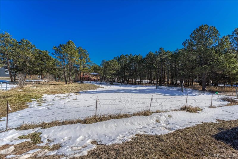 13455 Meadow Glen Ln, Colorado Springs, CO 80908