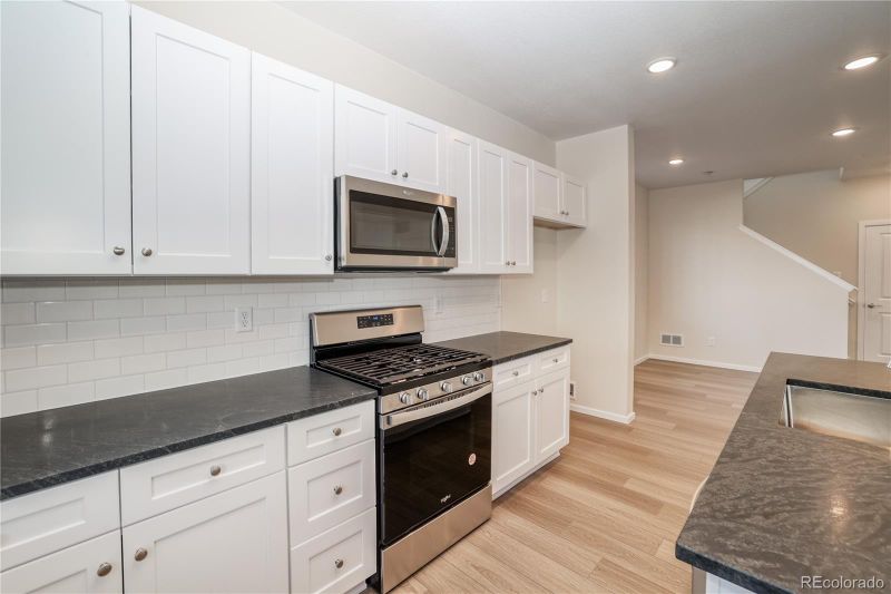 23941 E 40th Ave, Aurora, CO 80019
