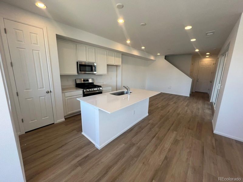 6608 N Nepal Ct, Aurora, CO 80019
