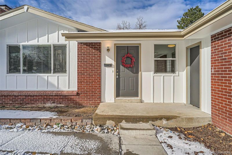 387 Vaughn St, Aurora, CO 80011