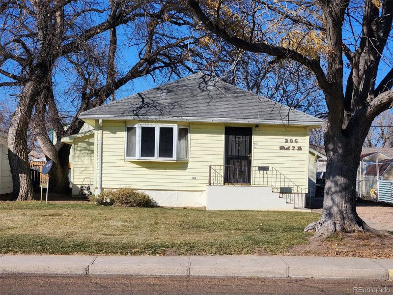 206 W 7th St, Julesburg, CO 80737