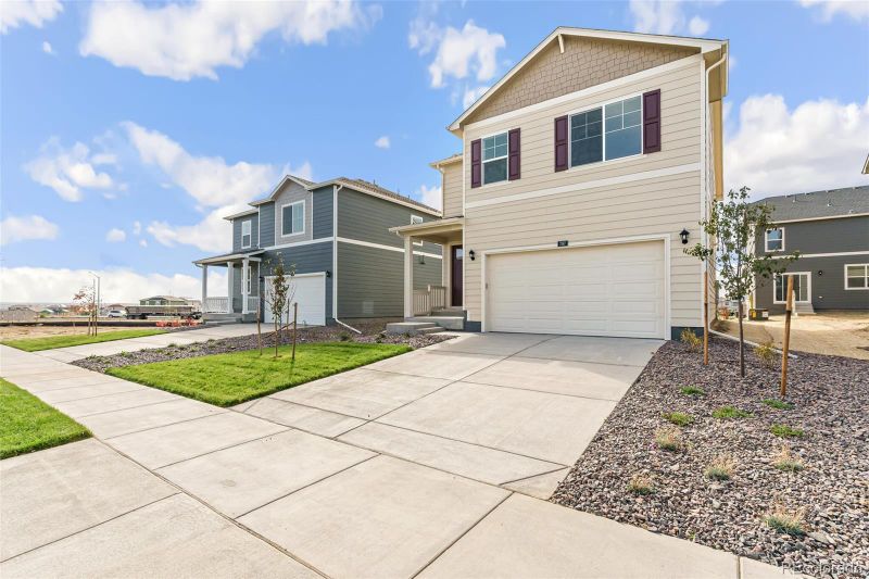 849 Crest St, Lochbuie, CO 80603