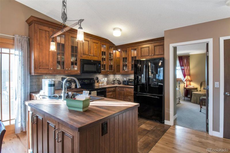8887 W Toller Ave, Littleton, CO 80128