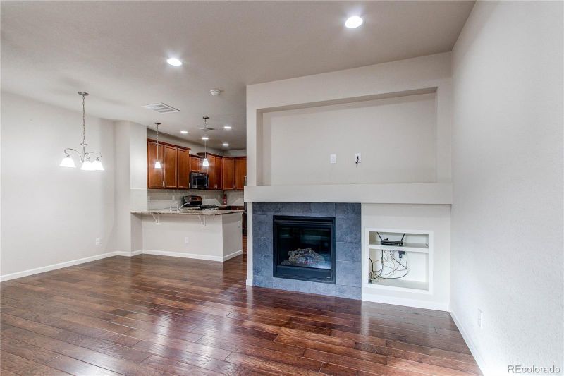 9046 E Phillips Ln, Centennial, CO 80112