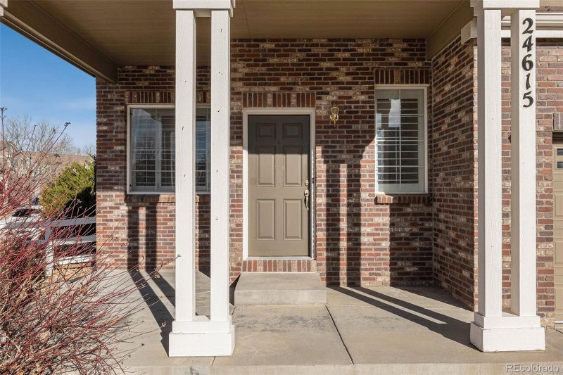 24615 E Arizona Pl, Aurora, CO 80018